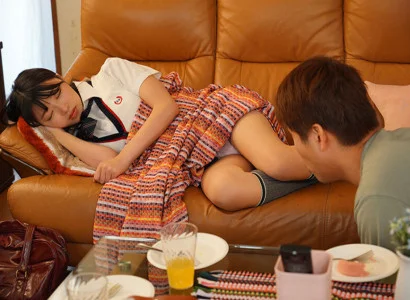 Kẻ kia phang em gái mới lớn của người yêu